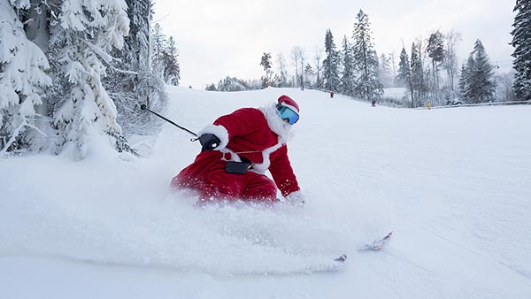 Jultomte åker slalom